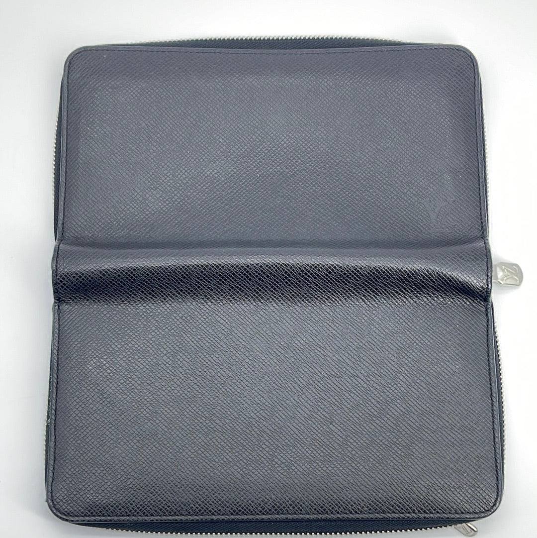 PRELOVED Louis Vuitton Black Taiga Zippy Organizer Wallet CA2188
