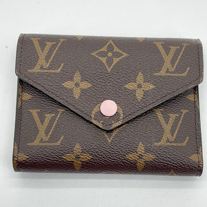 Louis Vuitton, Bags, Beautiful Excellent Condition Louis Vuitton Victorine  Wallet Classic Monogram