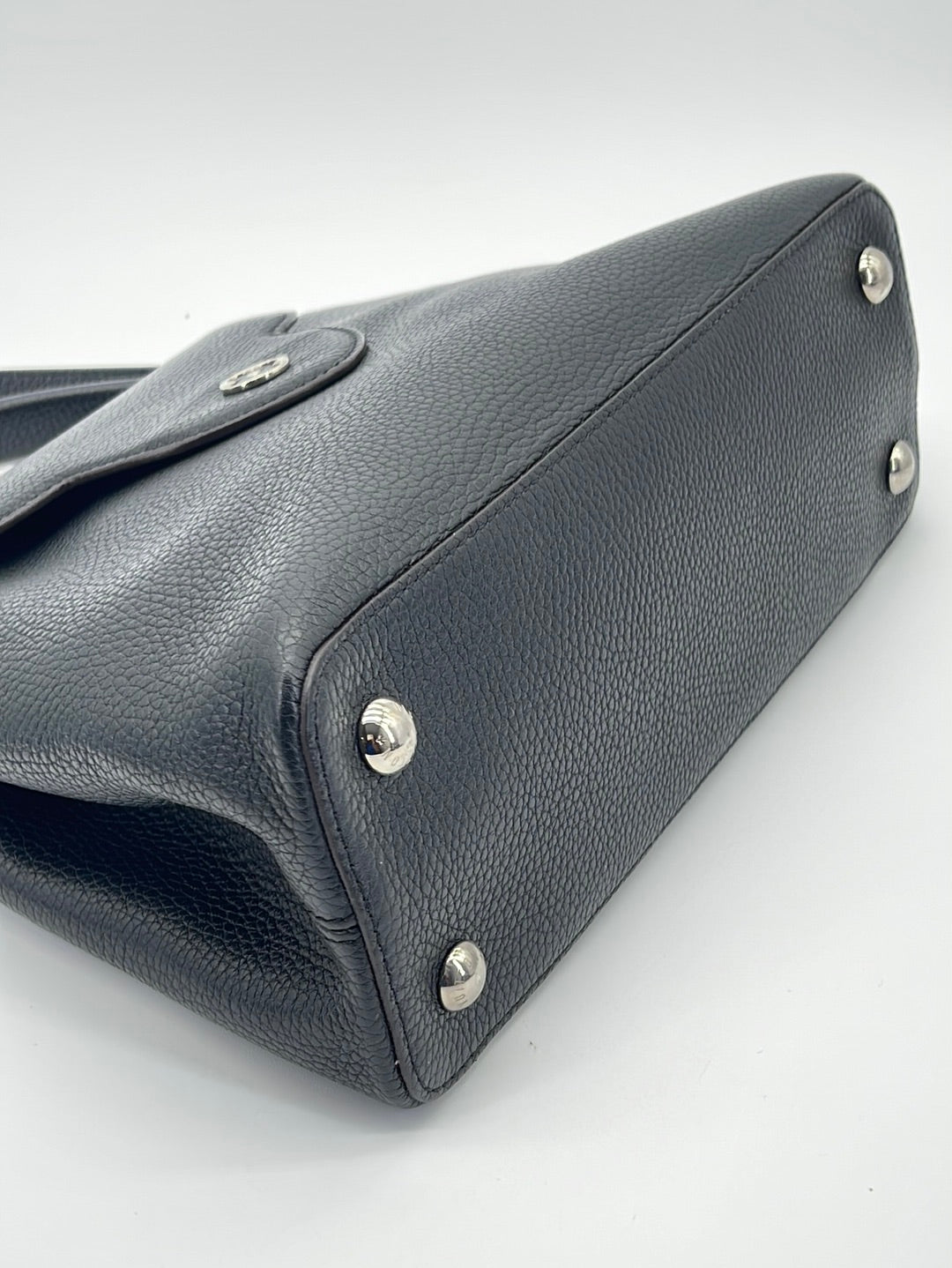 Preloved Louis Vuitton Taurillon Capucines PM Bag MTKJRX7 040323 –  KimmieBBags LLC