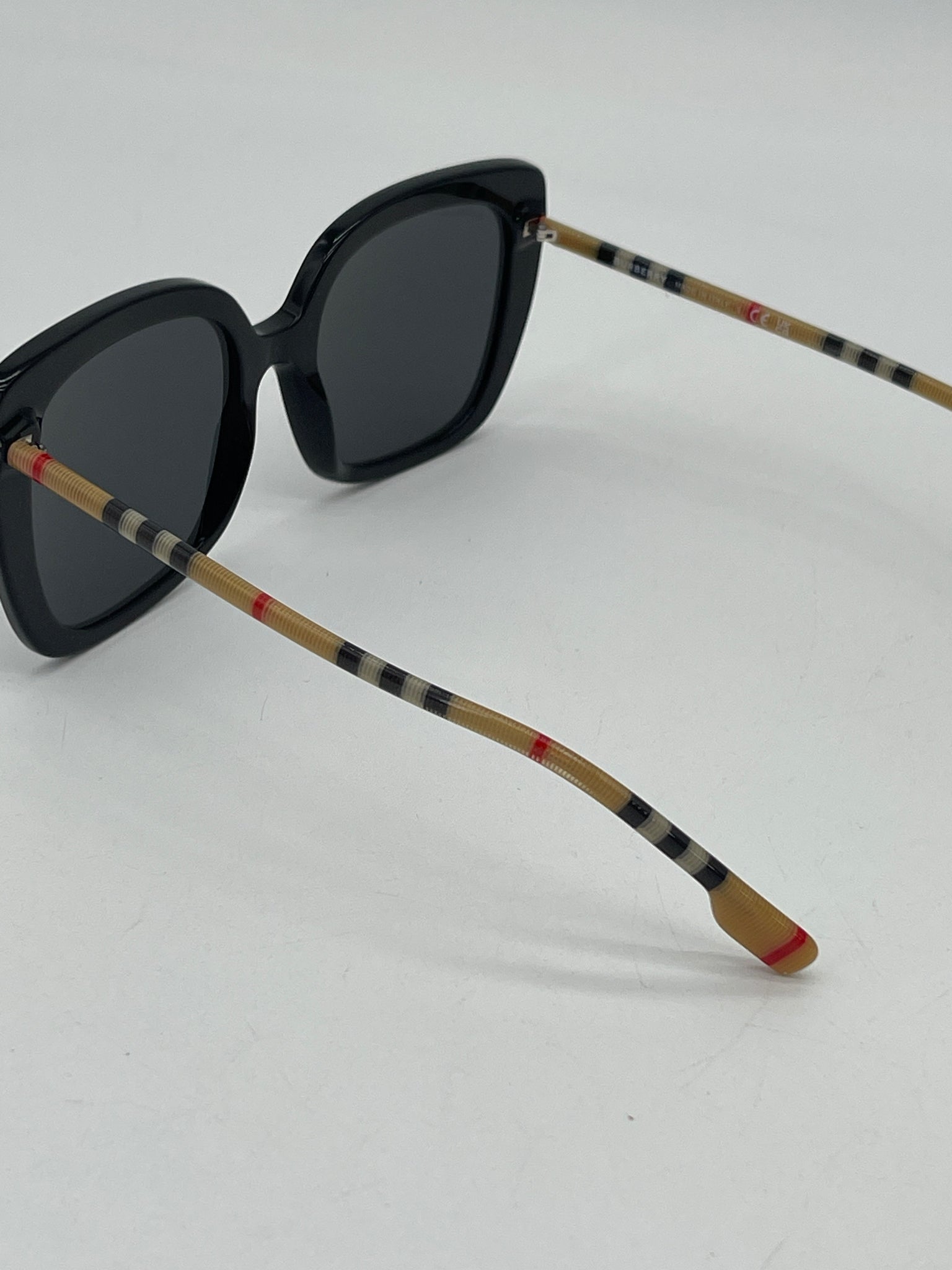 New Burberry Square Black Gradient Sunglasses with checkers on the temple. BV01989057G 092624 H