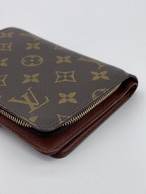 Preloved Louis Vuitton Monogram Porte Papier Zippe Bifold Wallet R89BWY6 040924 P