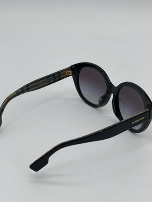 New Burberry Black Gradient Sunglasses. BY16603964 092624 H