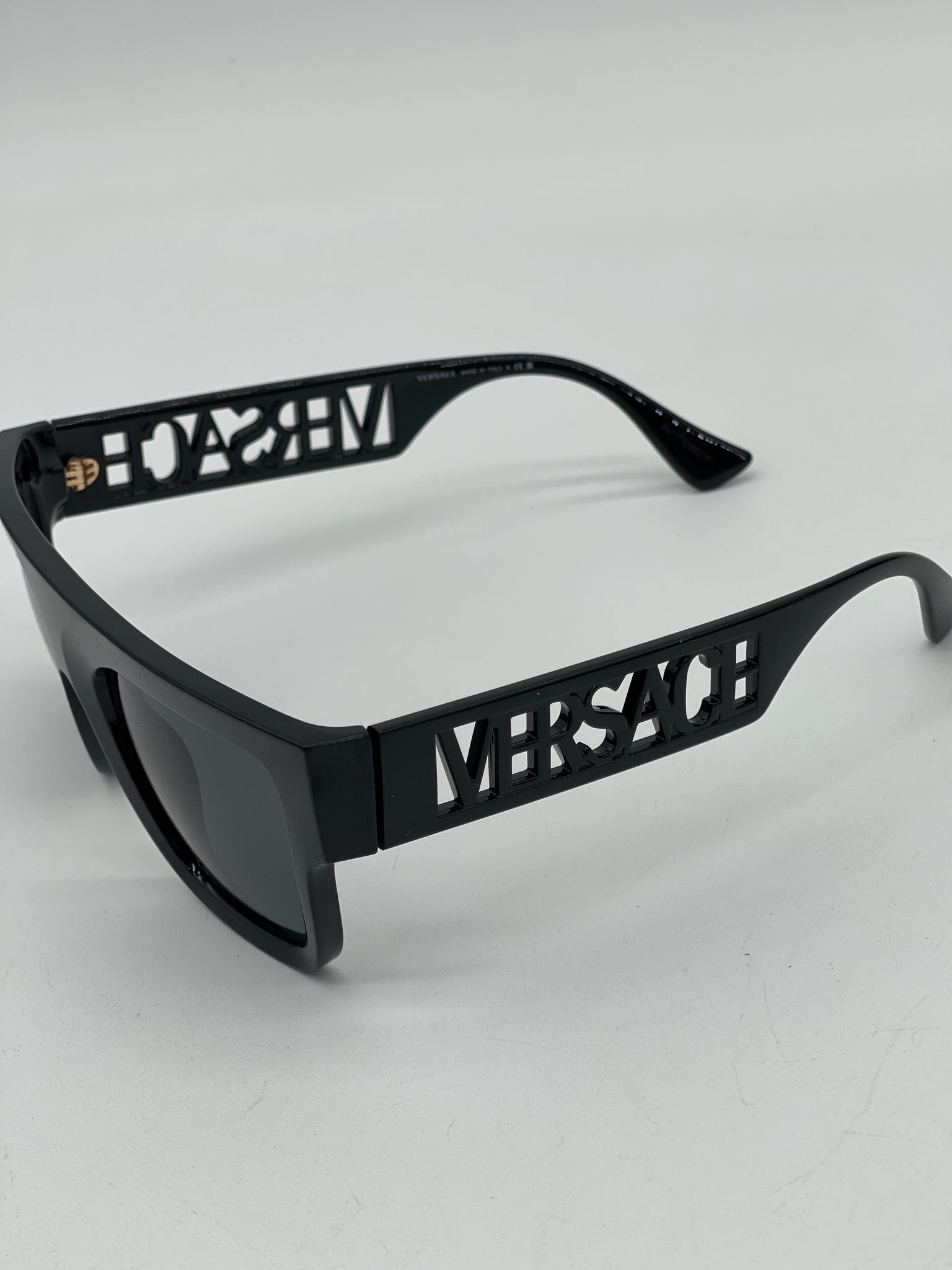 New Versace Black Logo Sunglasses. PV11109527F 092624 H