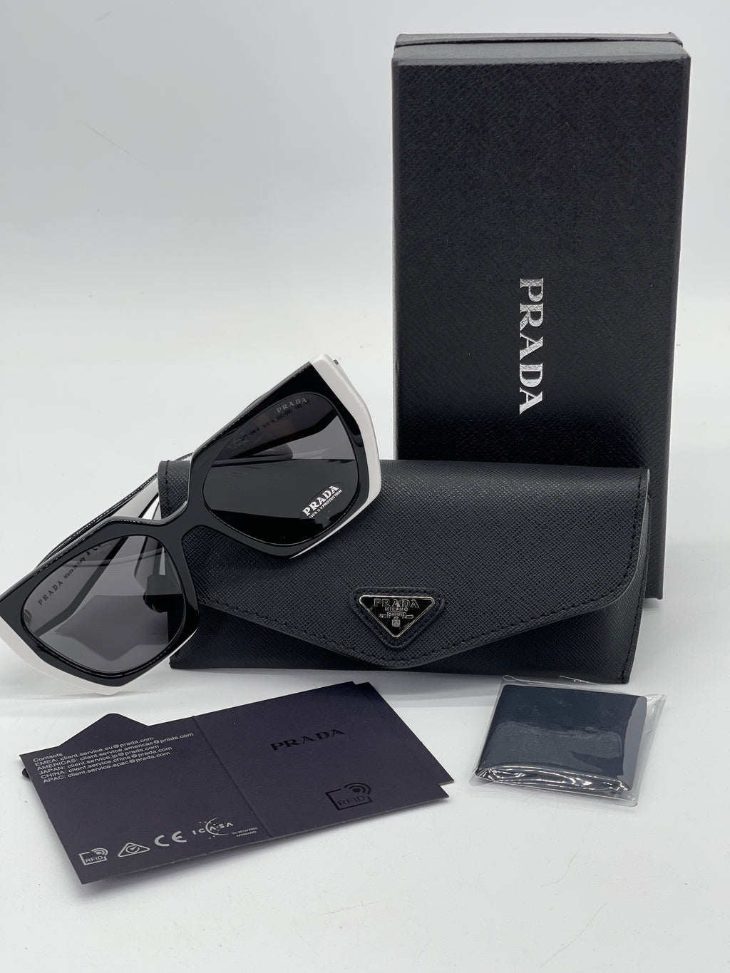 New Prada Black and White Sunglasses BP43531570 091024 H