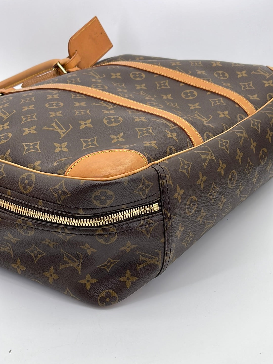 Shop authentic Louis Vuitton Monogram Pégase Légère 45 Travel Bag at  revogue for just USD 1,700.00