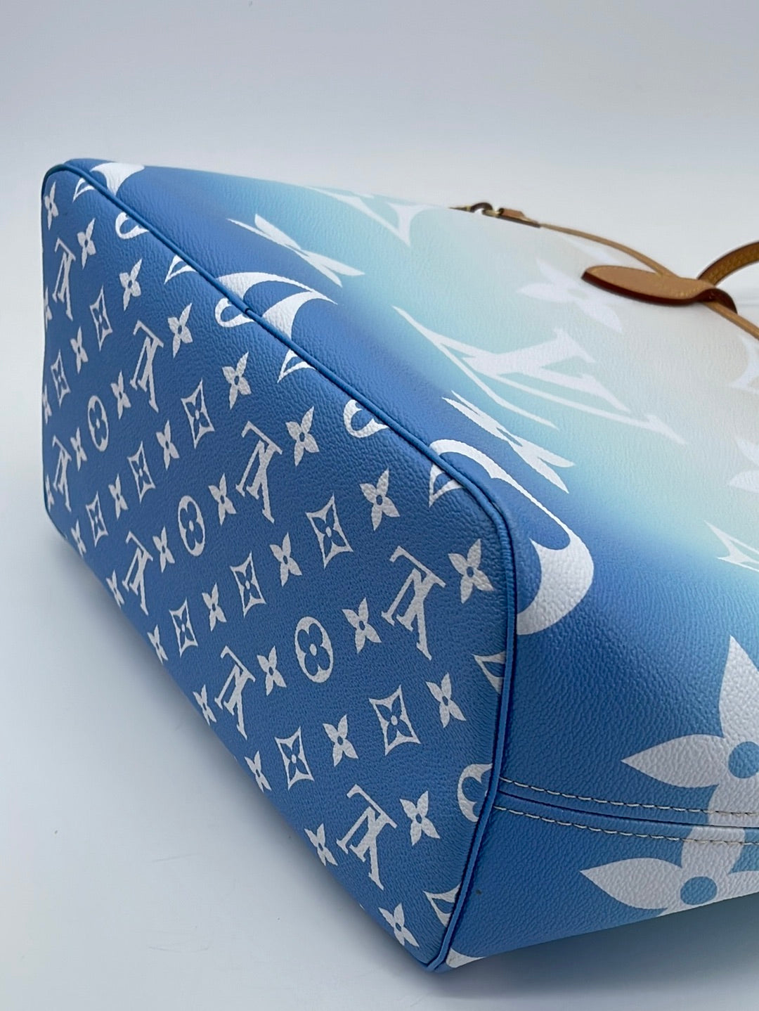 Louis Vuitton Blue Monogram By the Pool Neverfull MM with Pouch 23lk31 –  Bagriculture