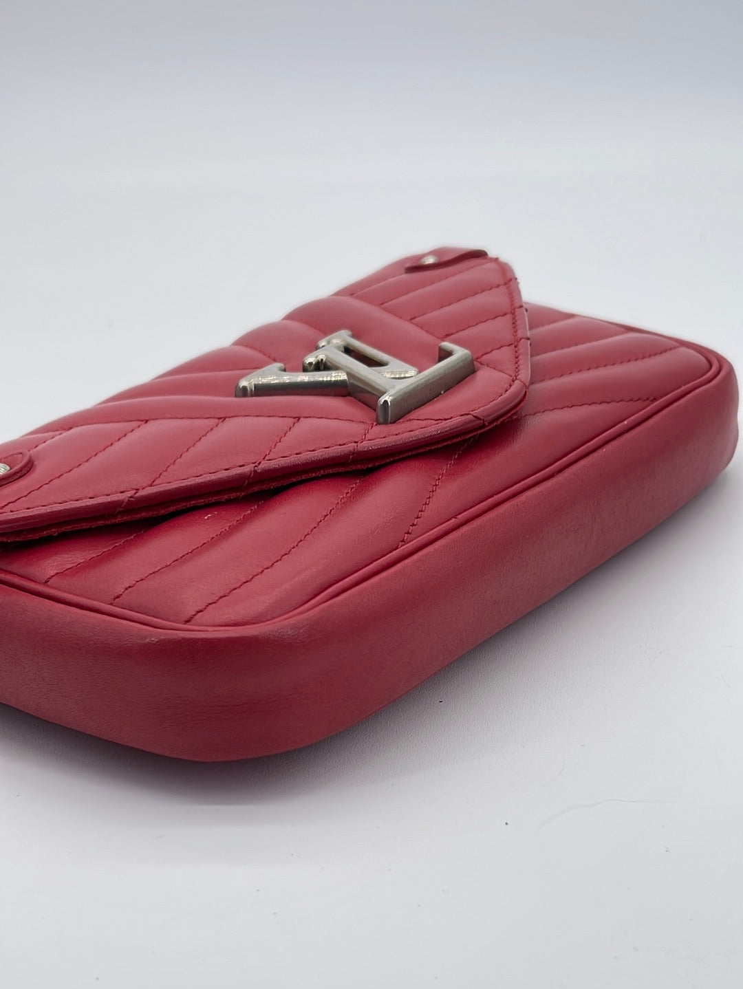 Louis Vuitton New Wave Chain Pochette - Red Crossbody Bags
