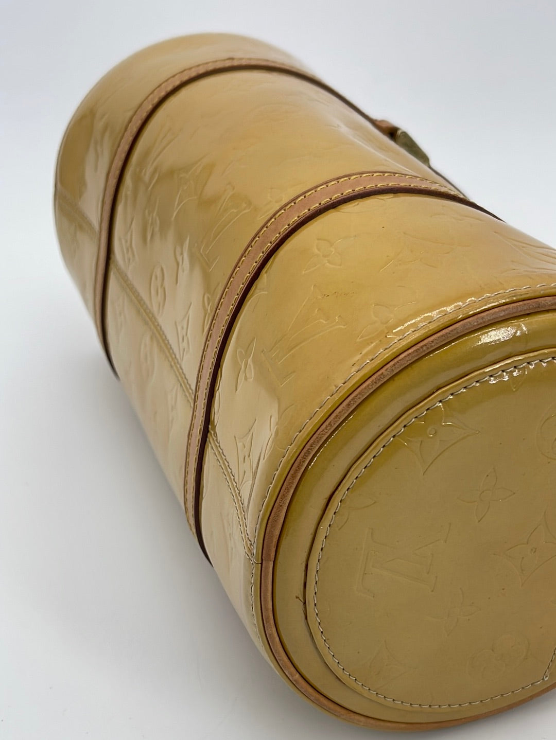 LOUIS VUITTON Papillion Bedford Metallic Gold Miroir Vernis Monogram  Handbag at 1stDibs