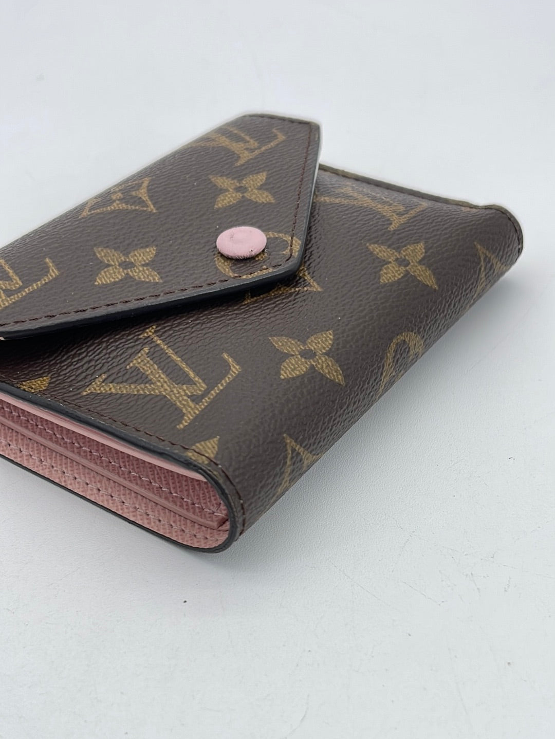 Preloved Louis Vuitton Red Giant Monogram Victorine Trifold Wallet SP0128 092923