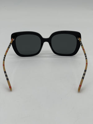 New Burberry Square Black Gradient Sunglasses with checkers on the temple. BV01989057G 092624 H