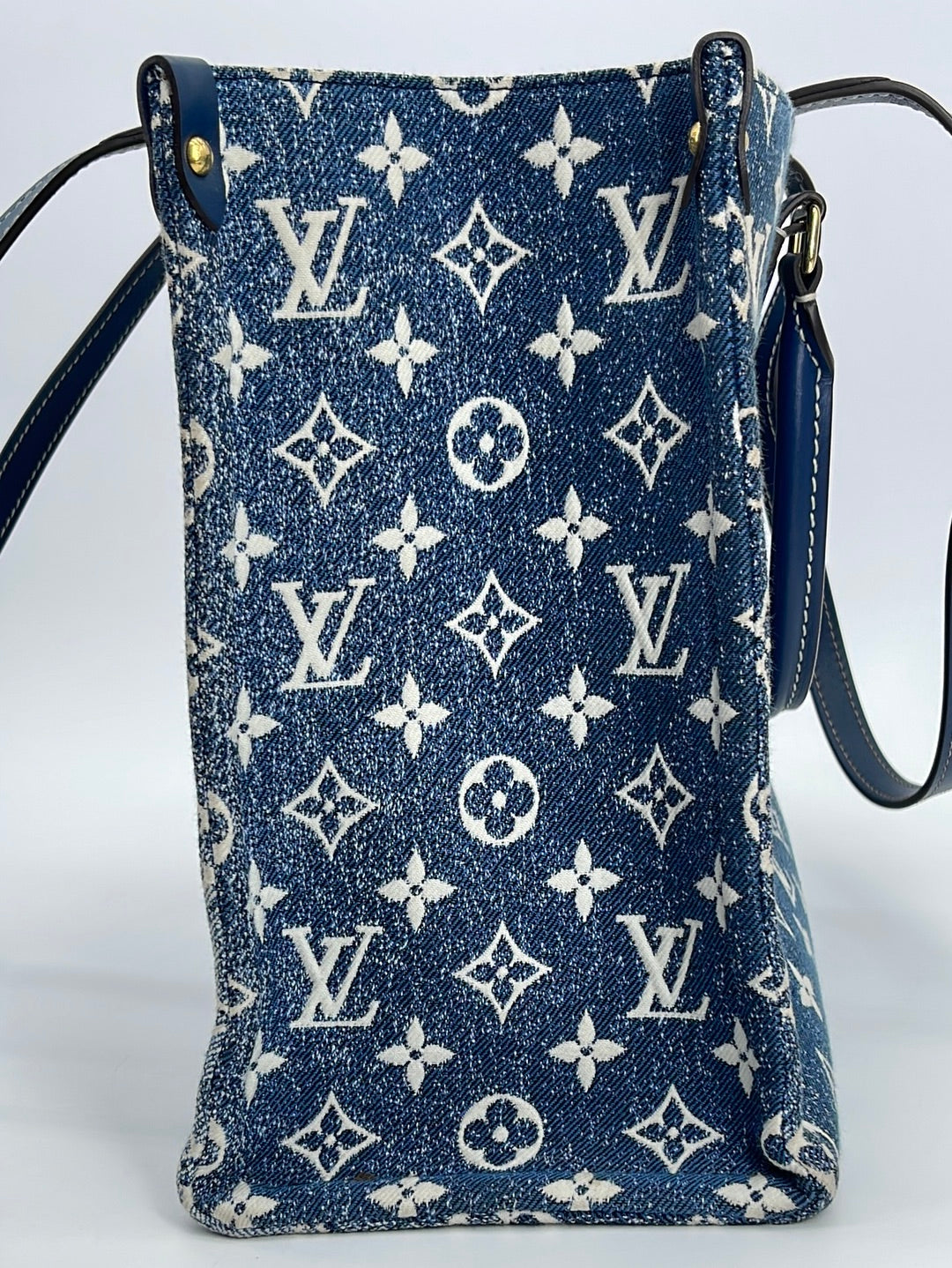 Preloved Louis Vuitton Monogram Denim OnTheGo mm Tote TDVG389 091023 Off