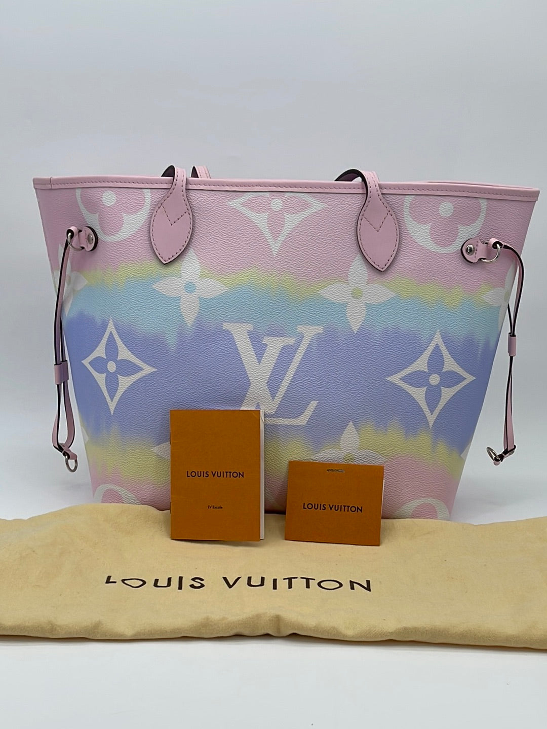 Louis Vuitton Pastel Monogram Giant Canvas Escale Neverfull MM NM Bag -  Yoogi's Closet