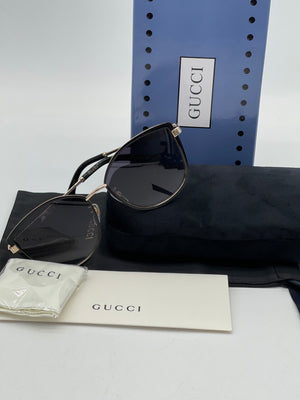 Like New Gucci Gold and Black Sunglasses with black gradient lenses. TOULRC46381 100224 H