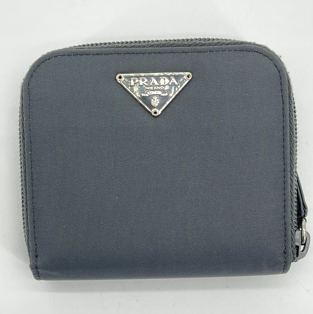 PRELOVED PRADA Logo Plate Nylon Zip Bifold Wallet 86QV267 050124 H