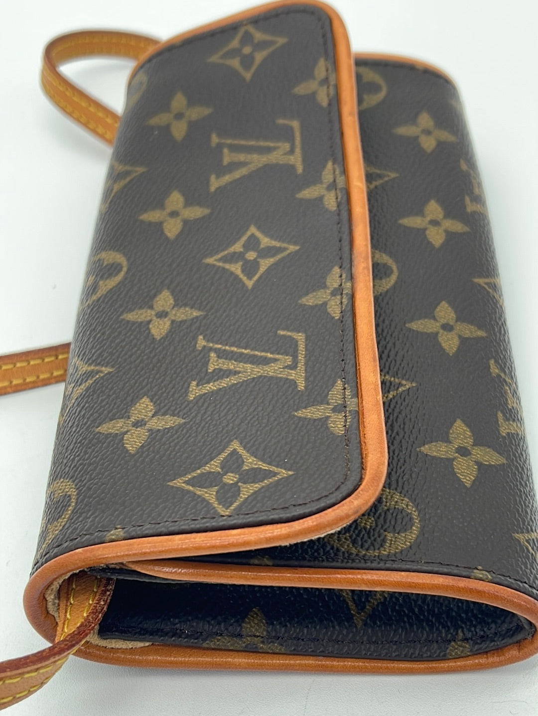 PRELOVED Louis Vuitton Discontinued Pochette Twin PM Monogram Crossbody Bag C9XT77J  040224 H