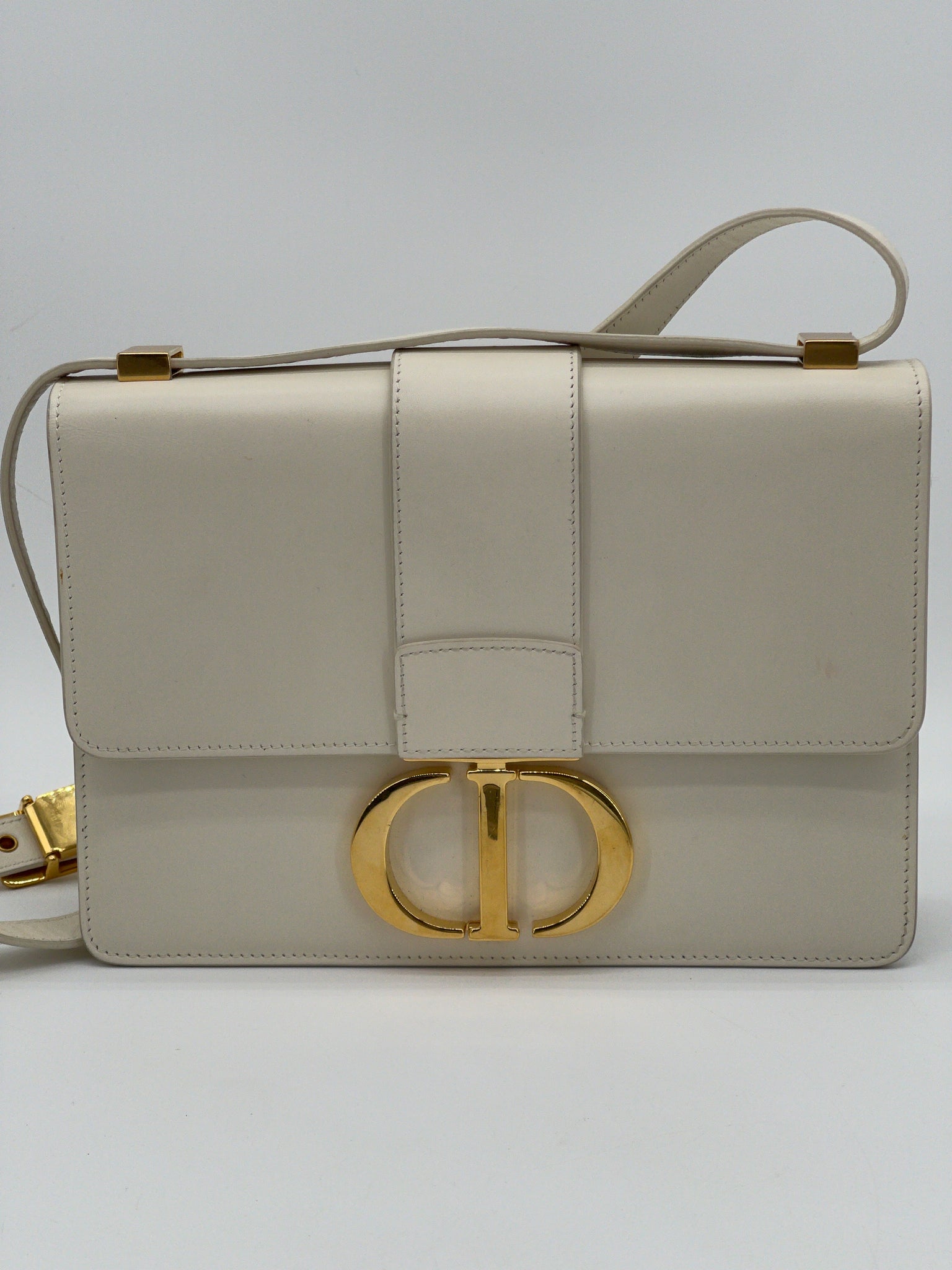 Preloved Dior 30 Montaigne Ivory Flap Bag Leather VBGRDCR 061824 P