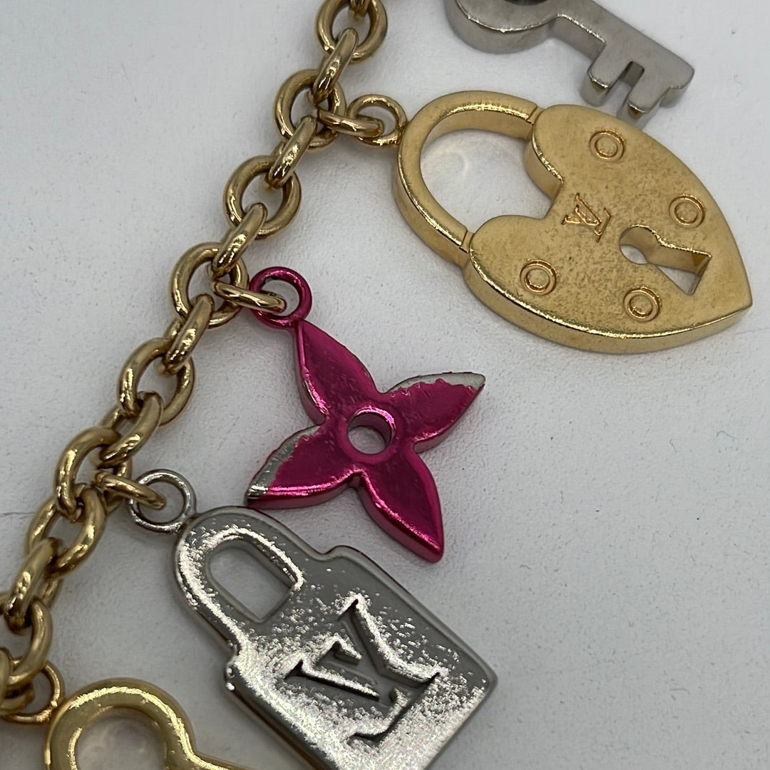 Preloved Louis Vuitton Gold Love Lock Heart Bag Charm DI0119 050724 H