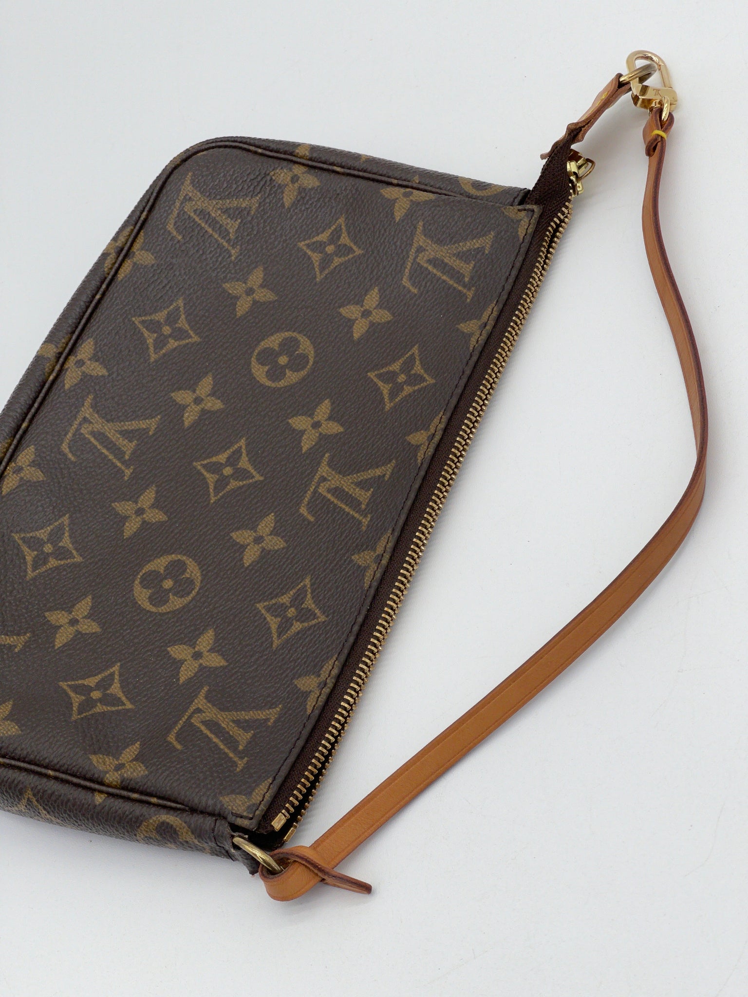 Preloved Louis Vuitton Monogram Pochette Accessories bag. QVKDGTB 082624 P