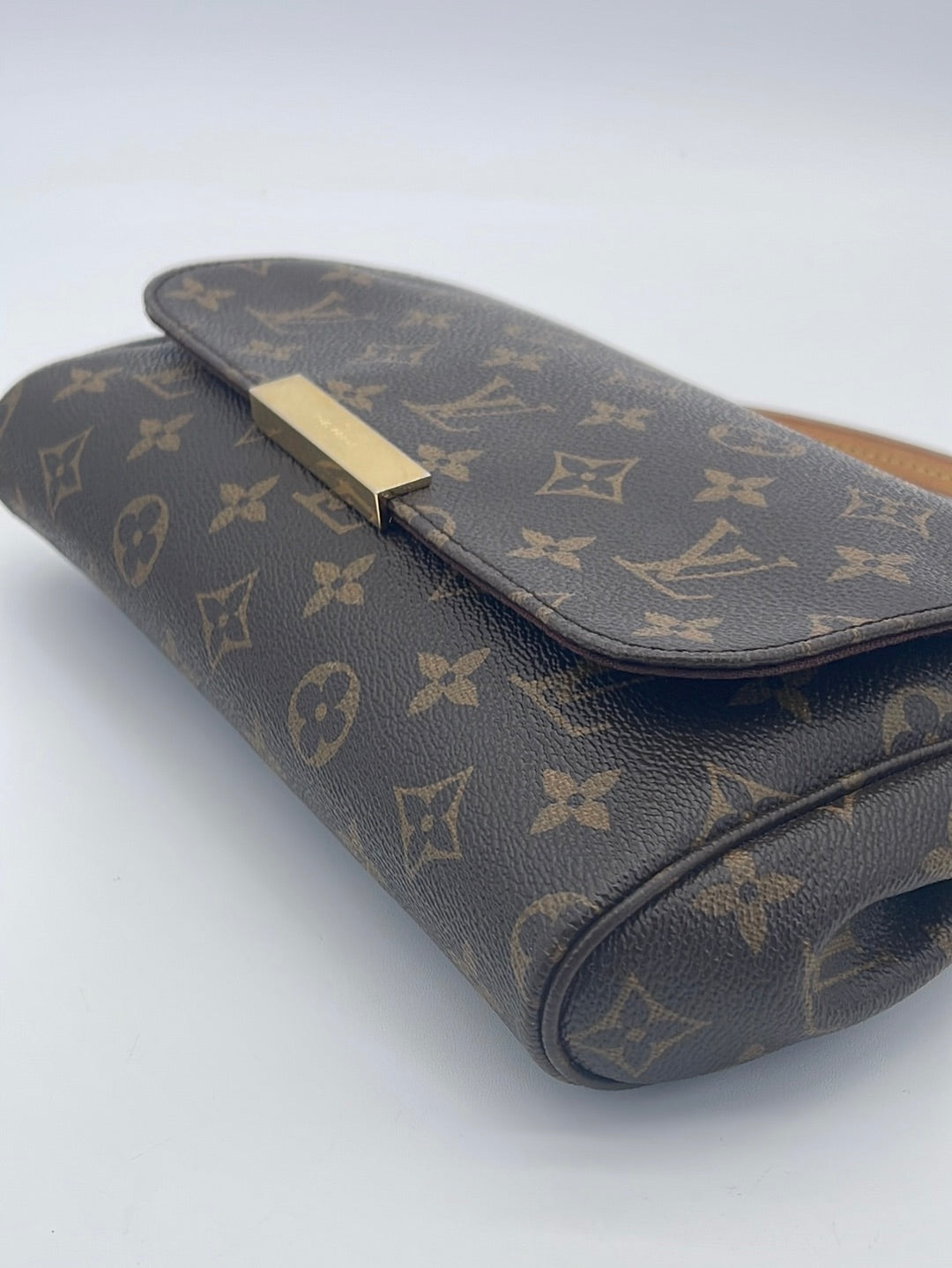 MacMax on X: Selling Limited Louis Vuitton Upside down Black