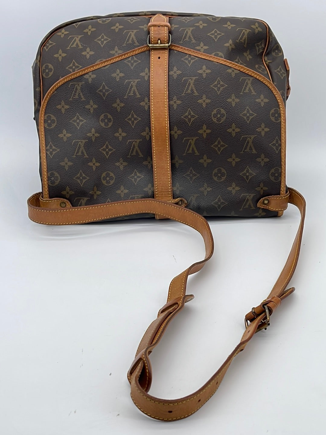 Preloved Louis Vuitton Monogram Saumur 35 Crossbody Bag AR1920 080923 –  KimmieBBags LLC