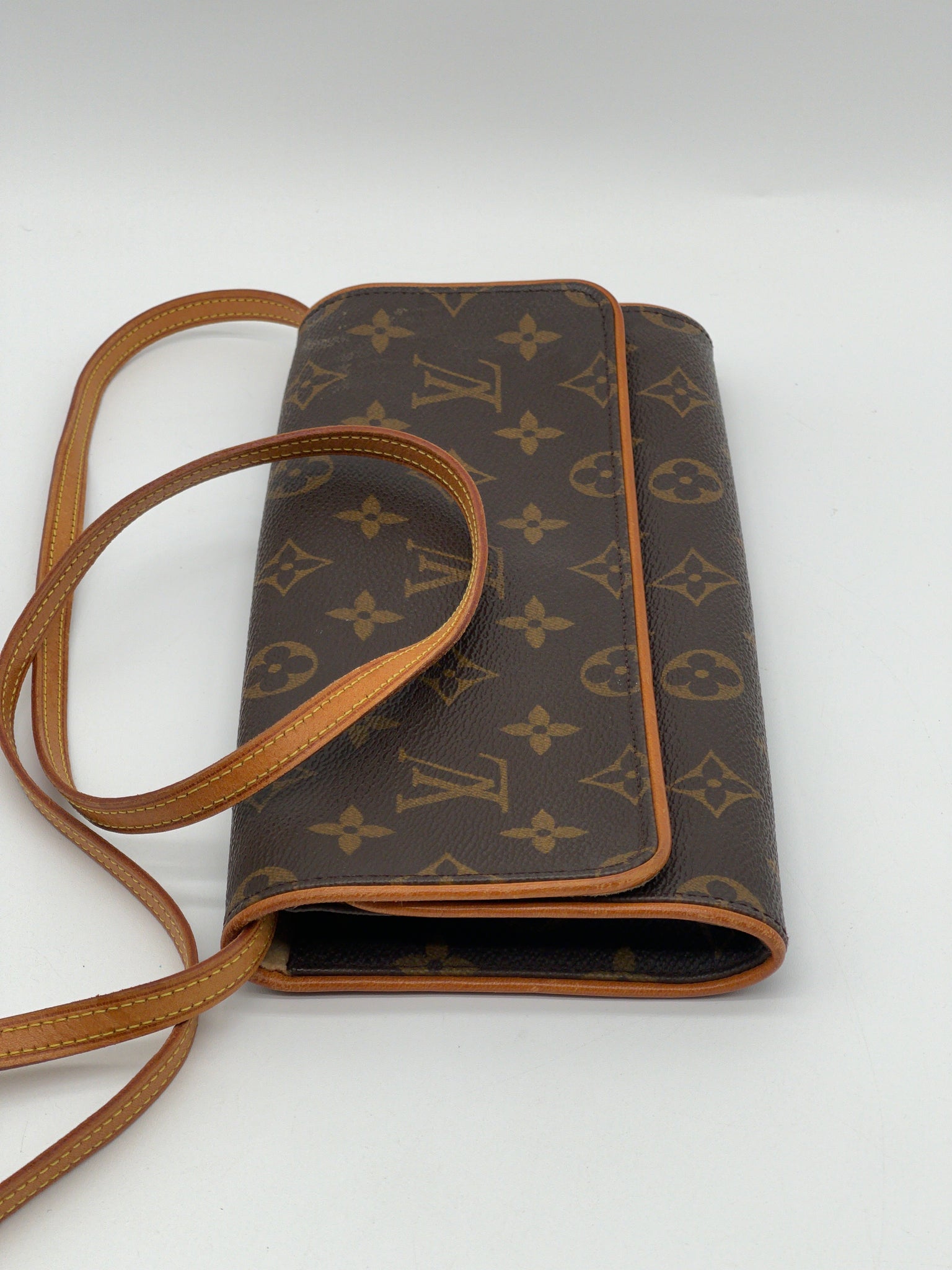 PRELOVED Louis Vuitton Discontinued Pochette Twin PM Monogram Crossbody Bag DVJCM28 072224 H