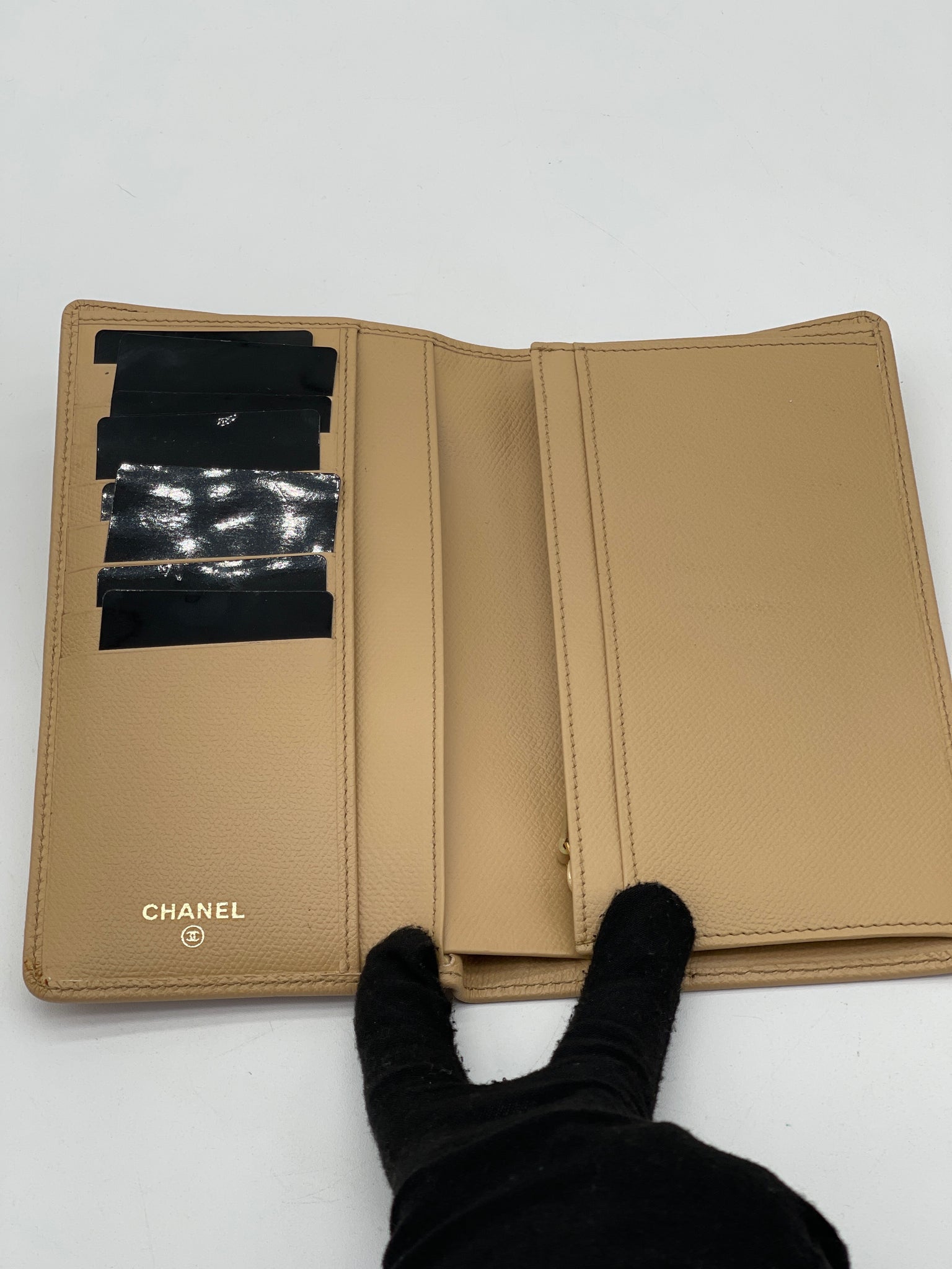 Preloved Chanel Beige Leather Bi-fold Long Wallet YH86CT2 061624B