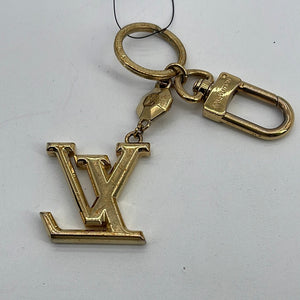 Louis Vuitton Facettes Silver Tone Metal Bag Charm and Key Holder at  1stDibs