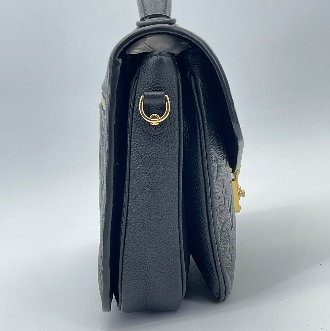 Pochette Métis bag in black imprint leather Louis Vuitton - Second