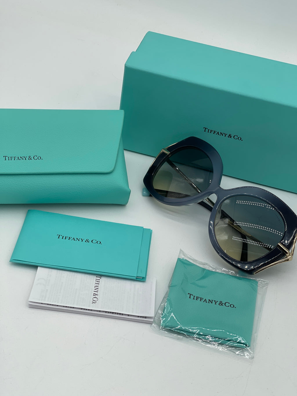 Preloved Tiffany & Co. Blue Gradient with Gold Hardware Sunglasses. BT14601822 091124 H