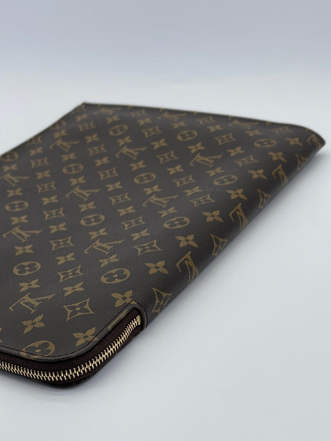 PRELOVED Louis Vuitton Monogram Poche Documents XHB8Q2T 040924 H