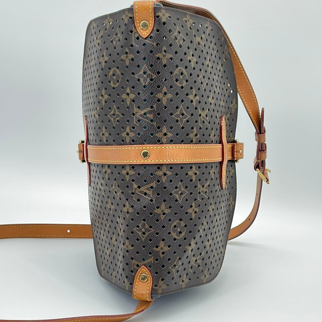 Louis Vuitton Vintage Monogram Canvas Saumur 30 Crossbody Bag Brown Cloth  ref.823727 - Joli Closet