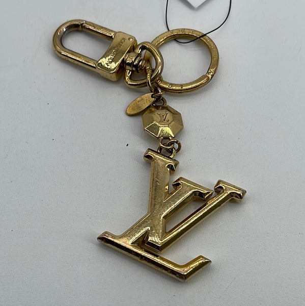 Louis Vuitton Facettes Silver Tone Metal Bag Charm and Key Holder at  1stDibs