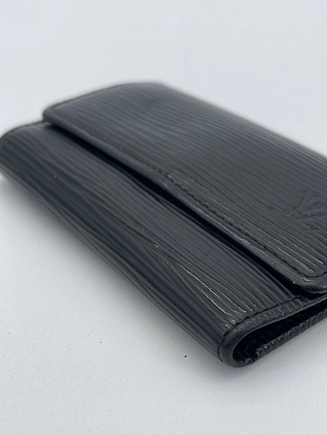 Louis Vuitton, Bags, Louis Vuitton Black 6 Key Holder Epi Leather Wallet