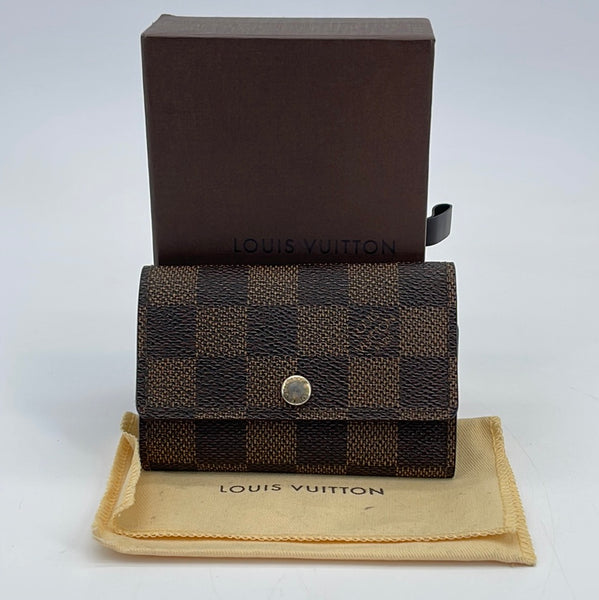 Authentic Louis Vuitton Graphite 6 key ring holder/card holder.