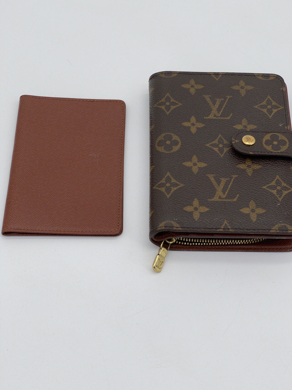 Preloved Louis Vuitton Monogram Porte Papier Zippy Wallet JCJ3YRK 061624B