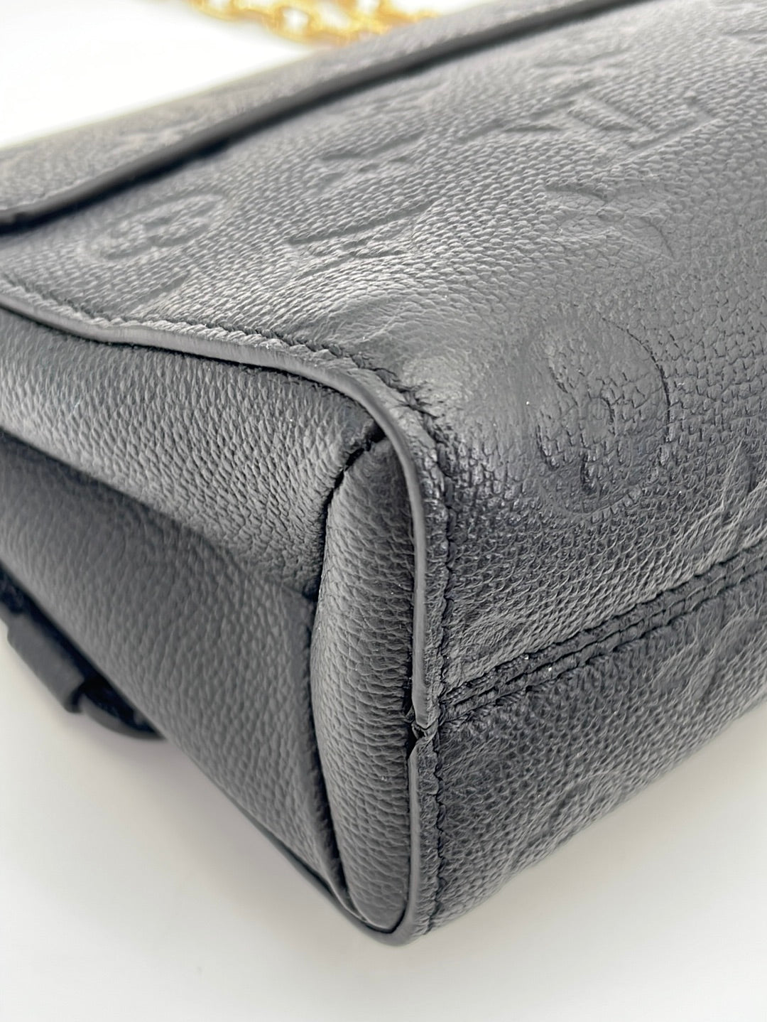 Vavin leather handbag Louis Vuitton Black in Leather - 36248835