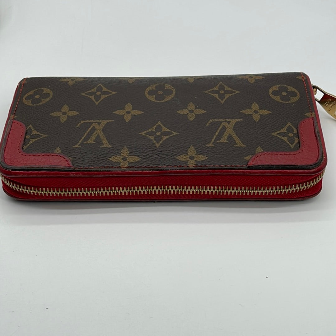 100% Authentic Luxury Goods - Preloved LV multicolor zippy small wallet  2011 Comes with db IDR 5.250.000 #fabuluxepreloved #lvwallet