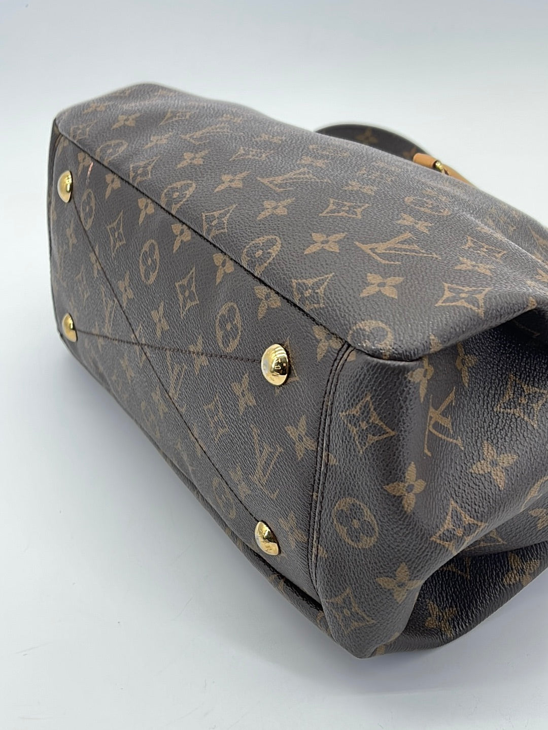 Louis Vuitton, Bags, Authentic Louis Vuitton Pallas Mm