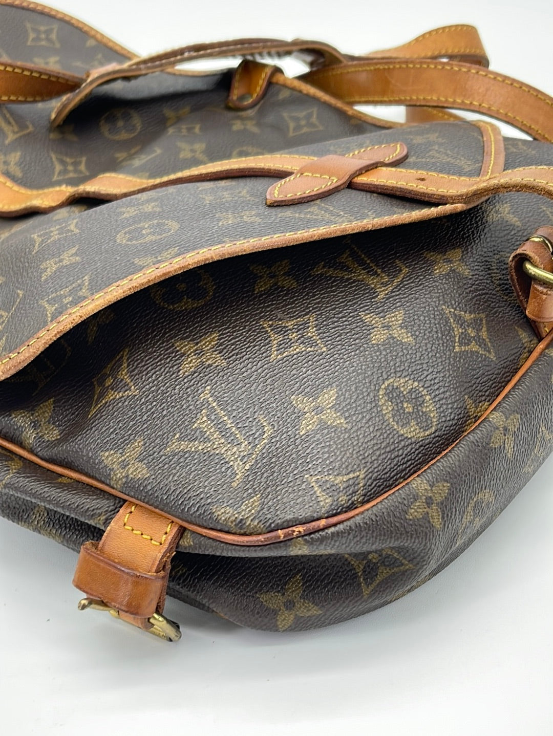 Preloved Louis Vuitton Monogram Saumur 30 Crossbody Bag MB0021