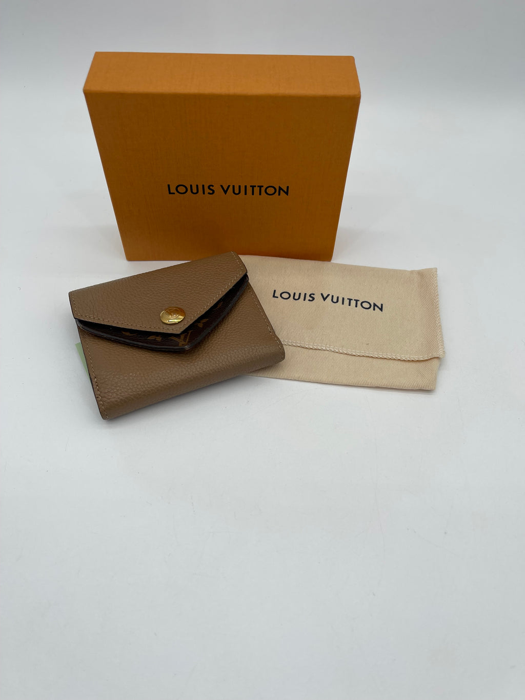 Preloved Louis Vuitton Tan Grained Calfskin Double V Compact Wallet B78XKQC 070124 H