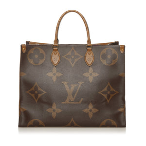 Louis Vuitton Monogram Giant By The Pool Onthego GM