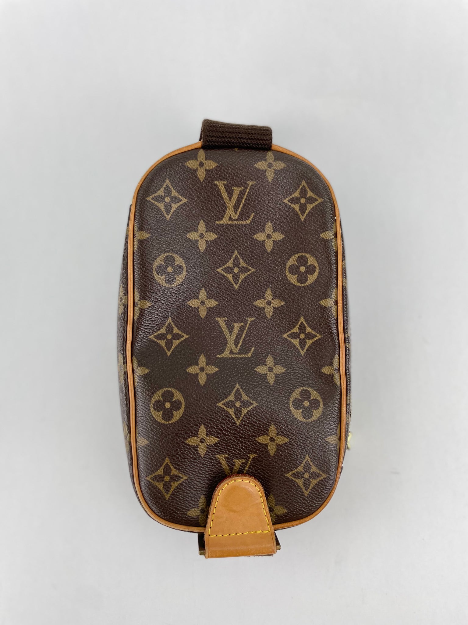 Pre-Loved Louis Vuitton Pochette Gange - Monogram