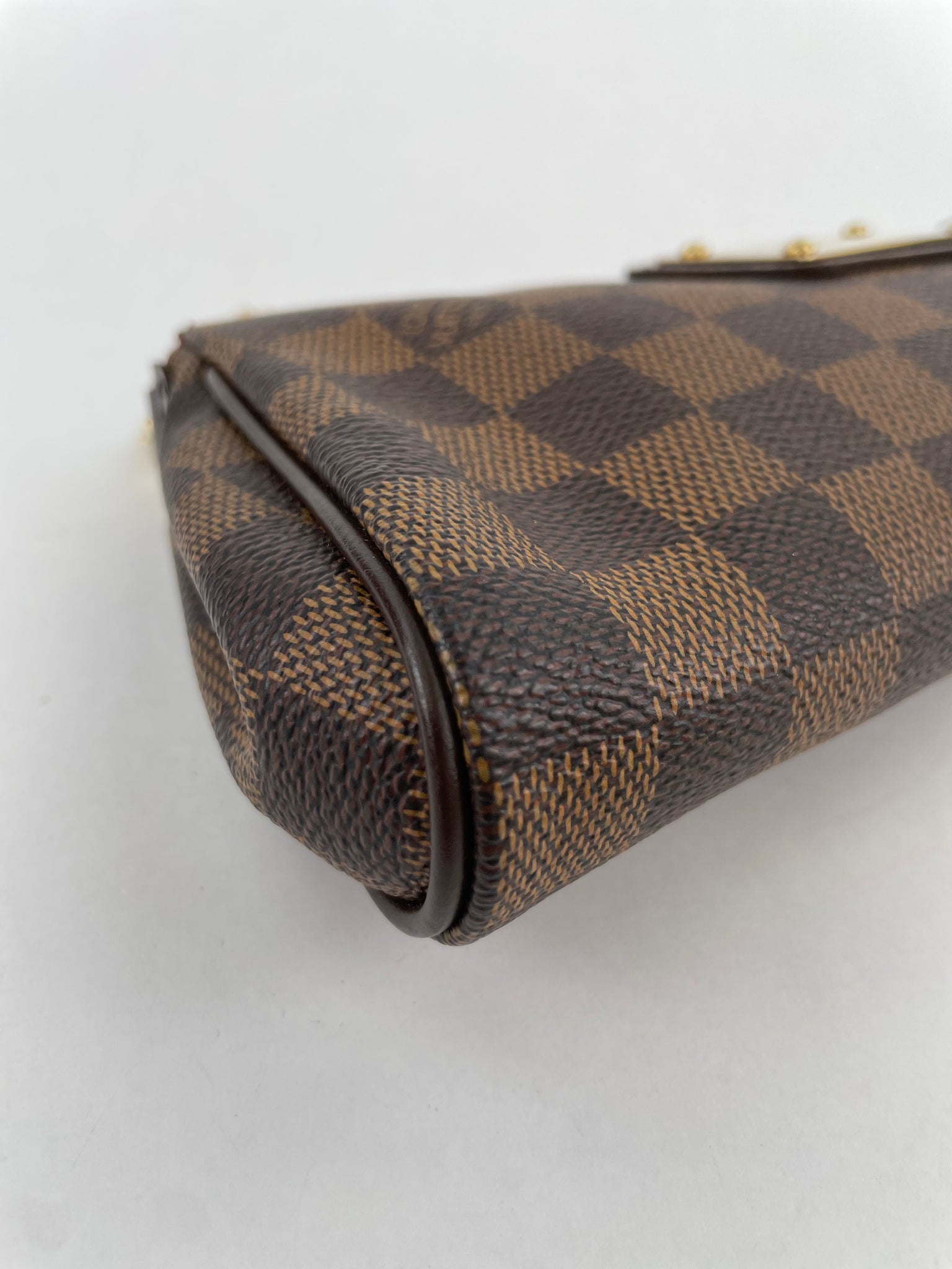 Preowned Authentic Louis Vuitton Eva Shoulder Bag Convertible to Crossbody Bag