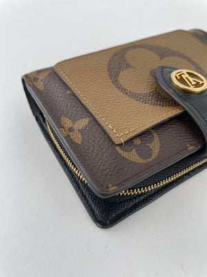 Louis Vuitton wallet Grey ref.74729 - Joli Closet