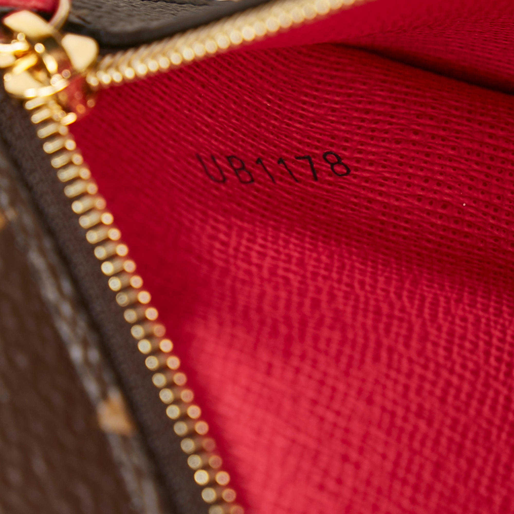 Sac Pochette Métis Edition Summer Trunk en toile monogramme marron Louis  Vuitton - Seconde Main / Occasion – Vintega