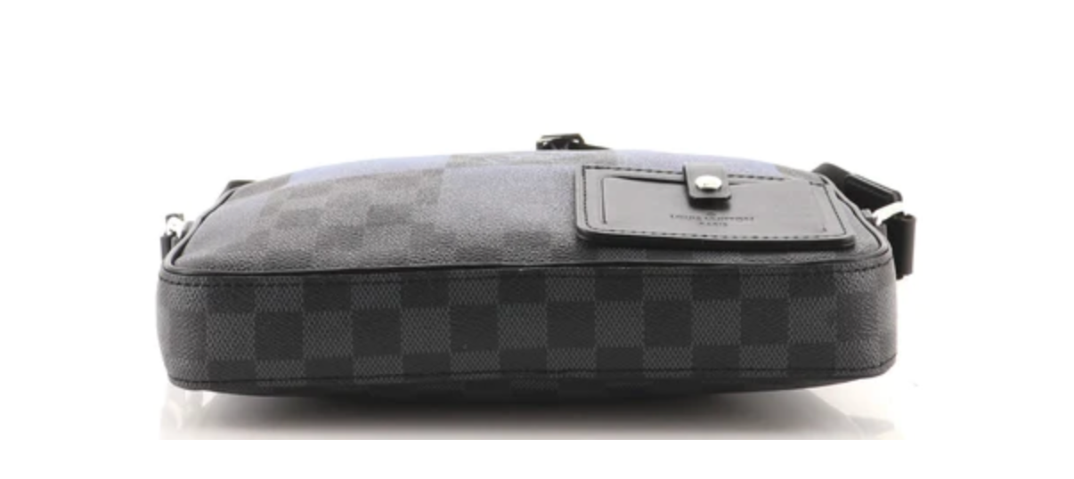 Alpha Messenger Bag, Used & Preloved Louis Vuitton Messenger Bag, LXR  Canada, Noir