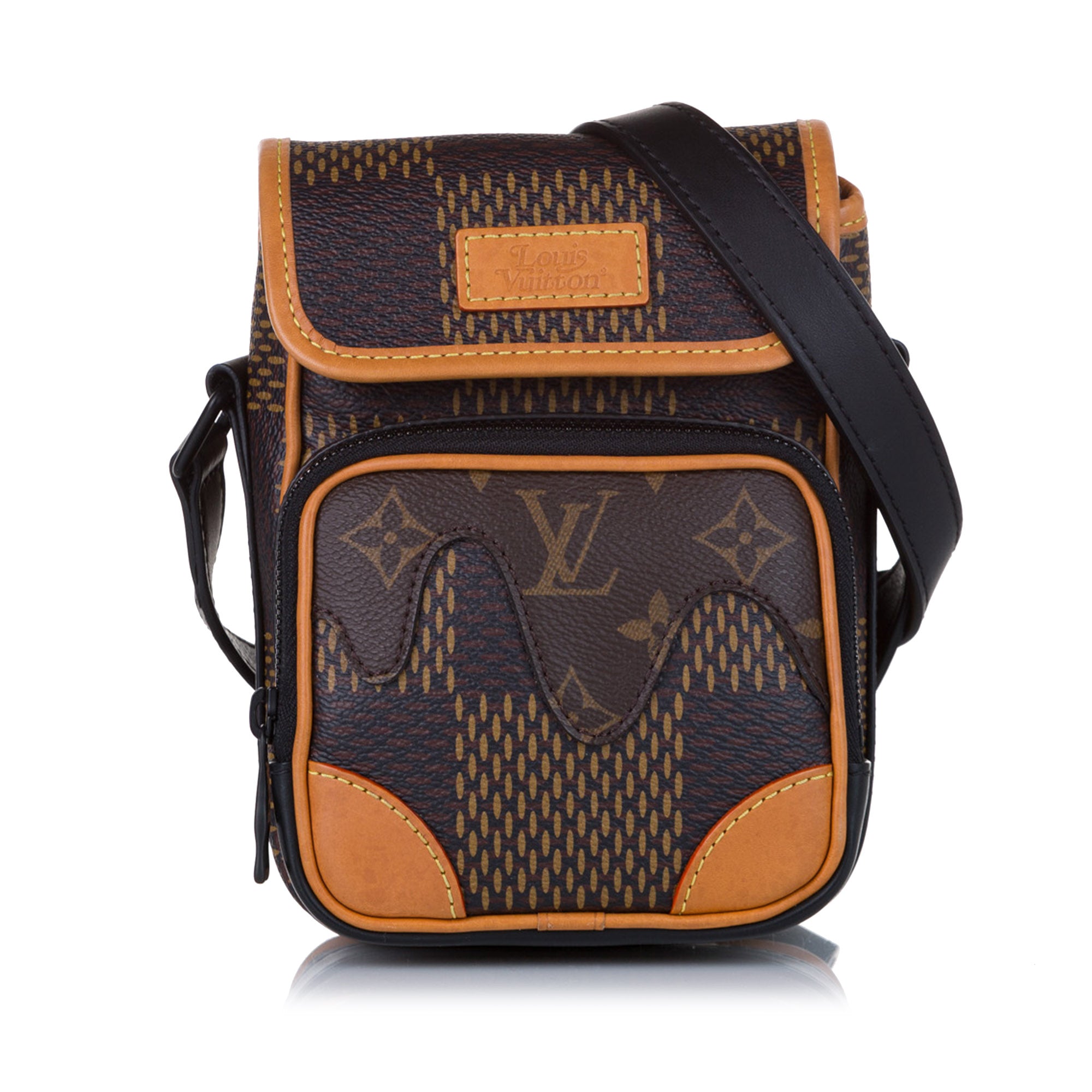 Louis Vuitton x Nigo Giant Damier Ebene Nano e Messenger - Brown Messenger  Bags, Bags - LOU684320