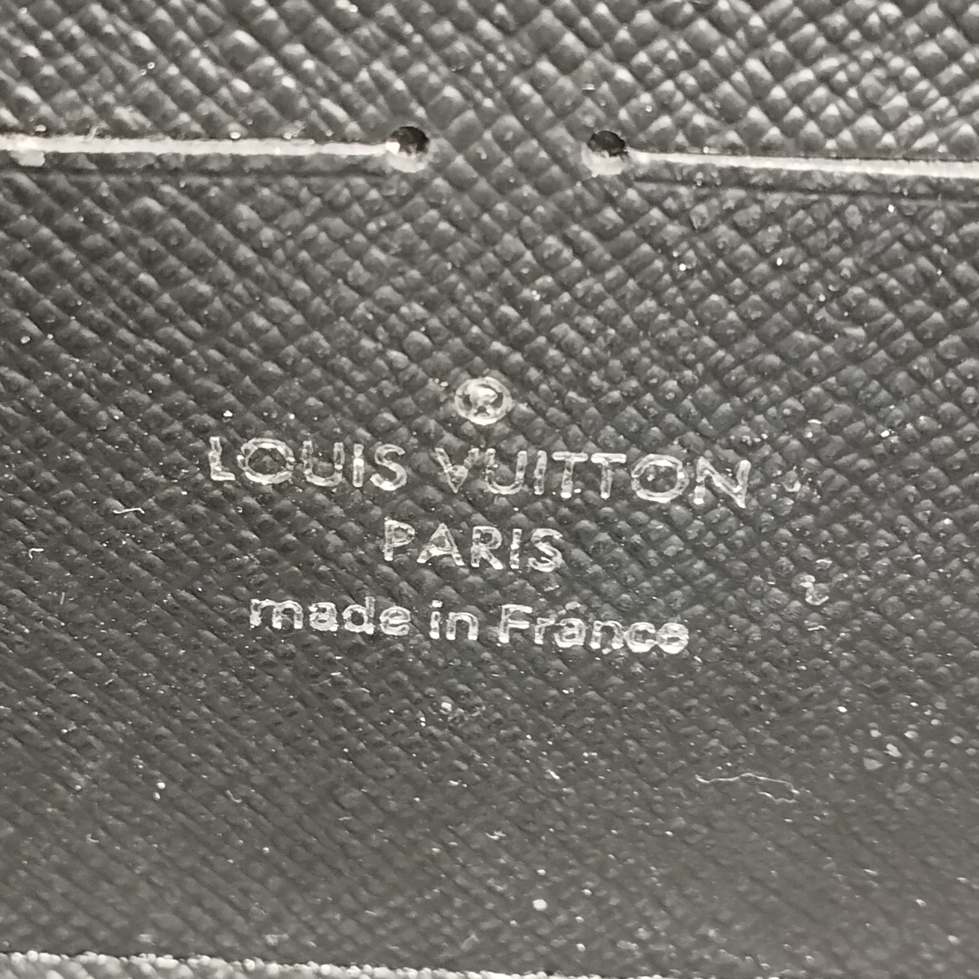 Louis Vuitton Epi Leather Twist Wallet (SHF-22084) – LuxeDH