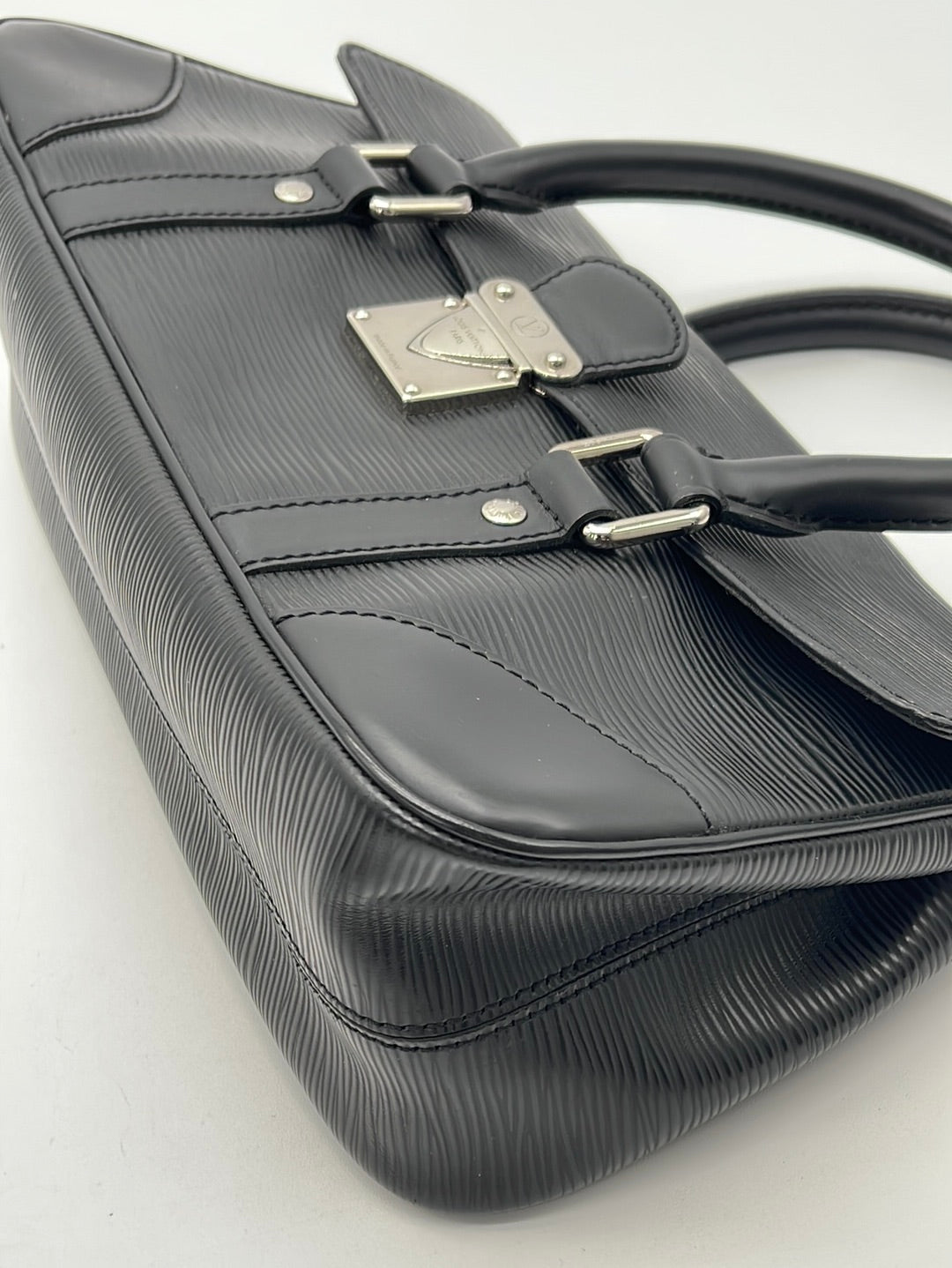 Louis Vuitton Louis Vuitton Segur PM Black Epi Leather Shoulder
