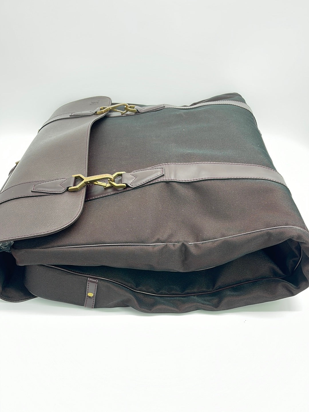Louis Vuitton Black Monogram Eclipse Garment Bag Cover 1 Hanger 2Lv615 –  Bagriculture